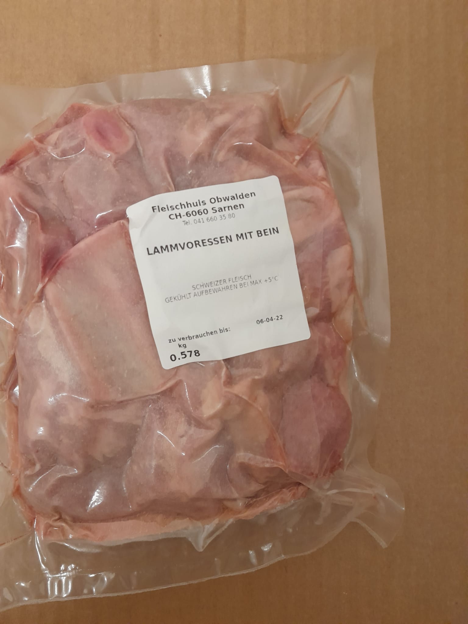 Lammvoressen mit Bein